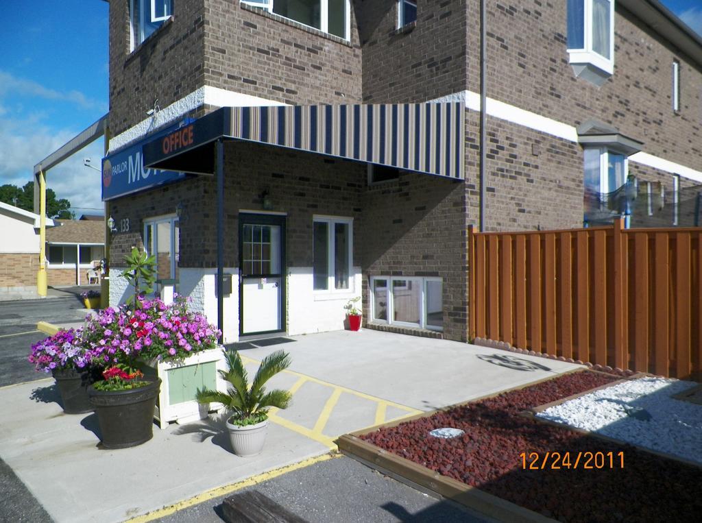 Sunparlor Motel Leamington Exterior foto
