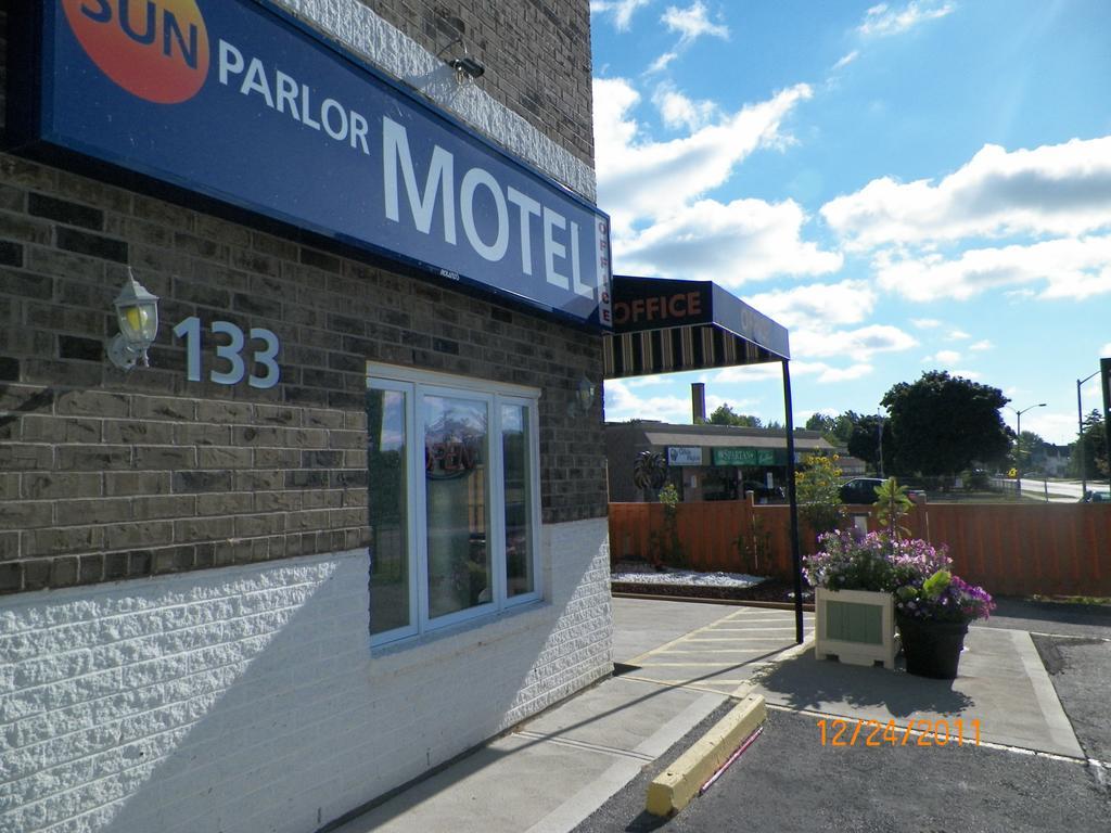 Sunparlor Motel Leamington Exterior foto