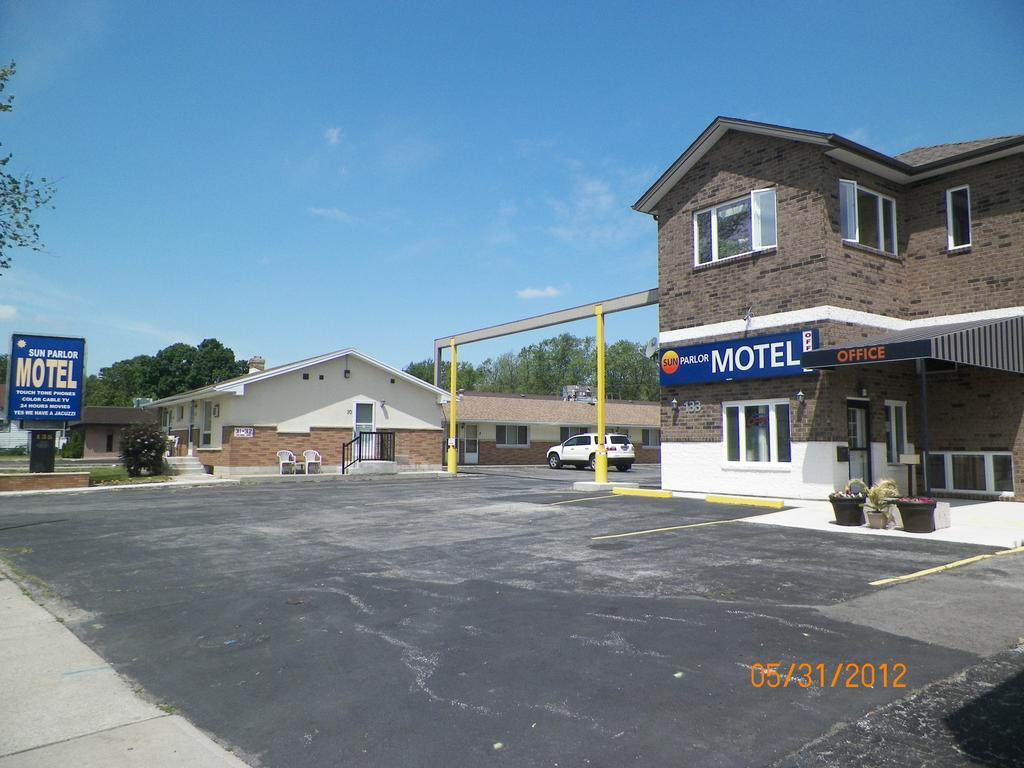 Sunparlor Motel Leamington Exterior foto